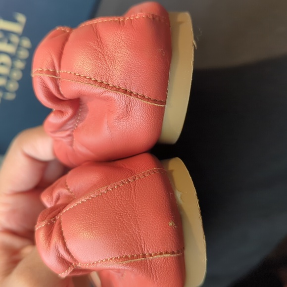 Valentino Flats - Picture 4 of 4